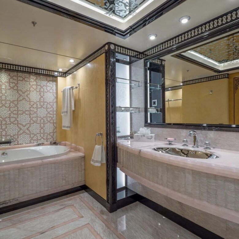 Motor Yacht ELEMENTS VIP Bathroom