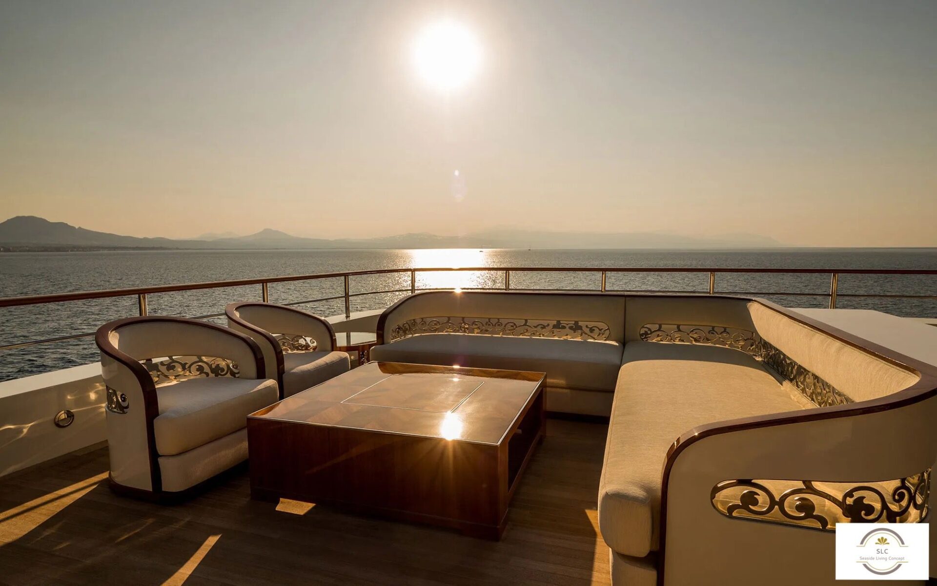 Motor Yacht ELEMENTS Sun Deck Sun Set