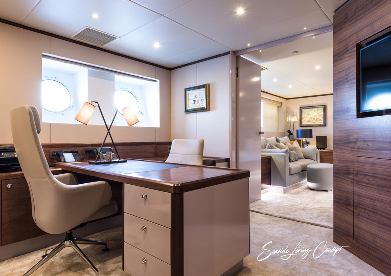 Lady_seasidelivingconcept_10