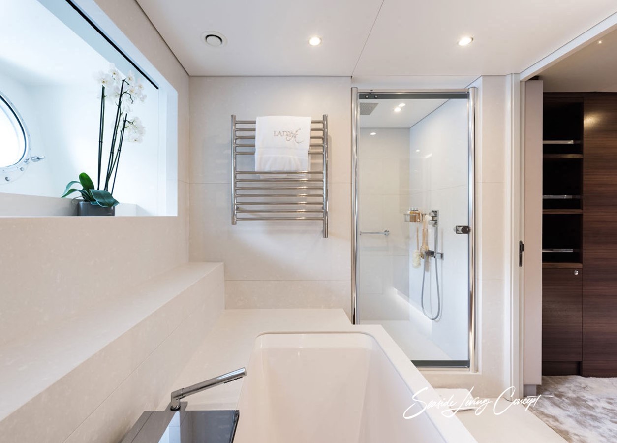 Lady_seasidelivingconcept_11