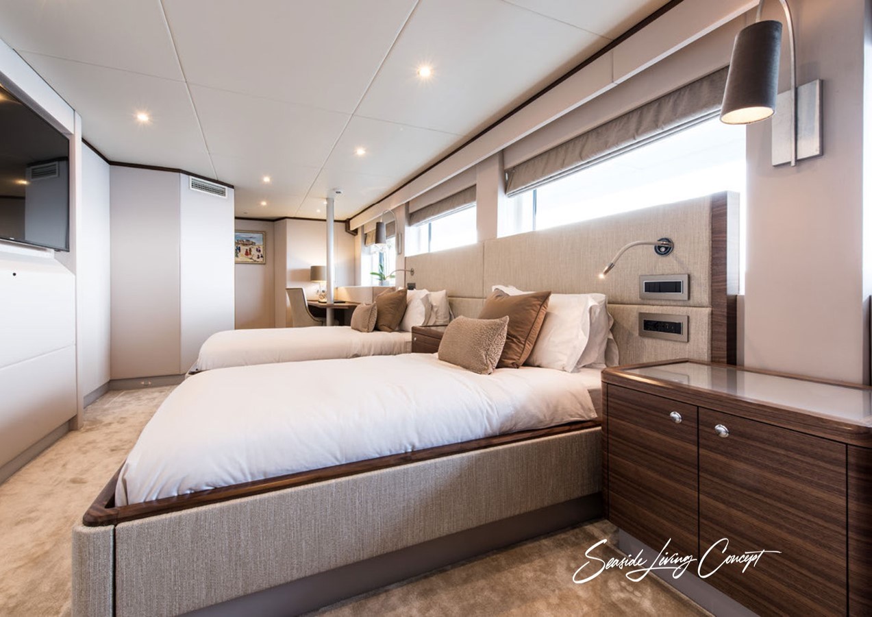 Lady_seasidelivingconcept_19