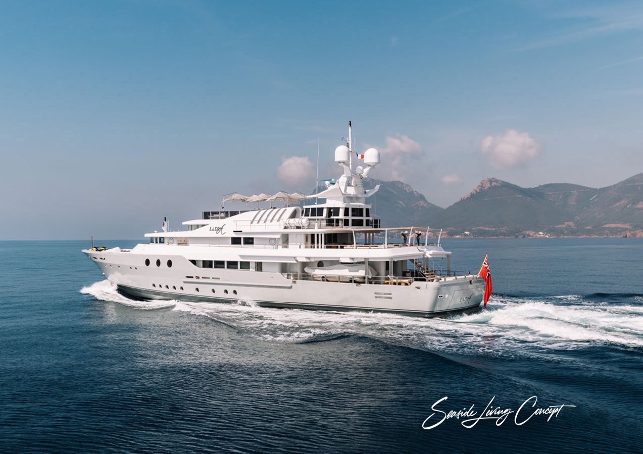 Lady_seasidelivingconcept_2