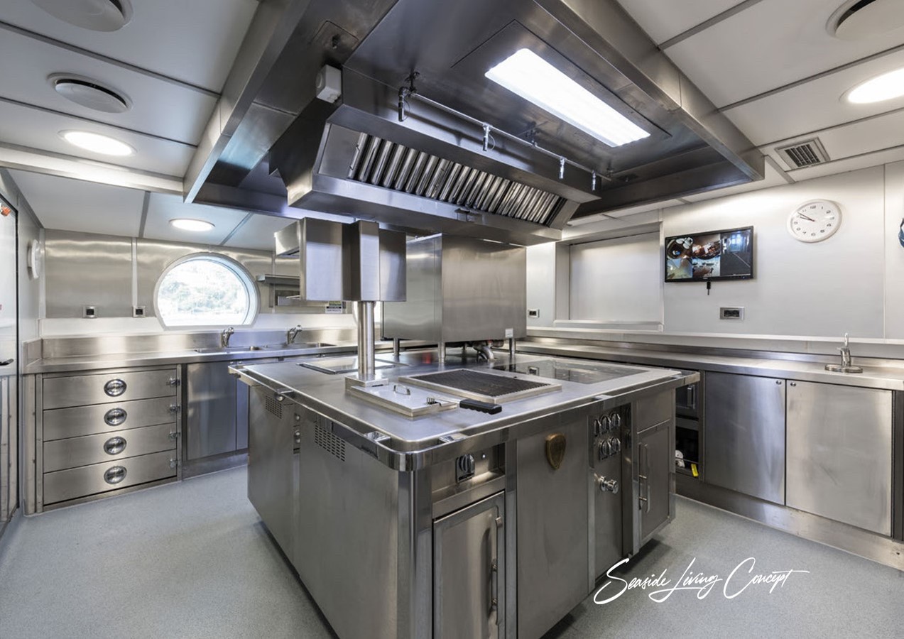 Lady_seasidelivingconcept_22