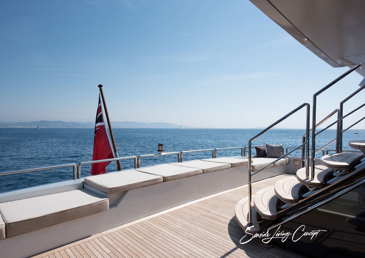 Lady_seasidelivingconcept_32