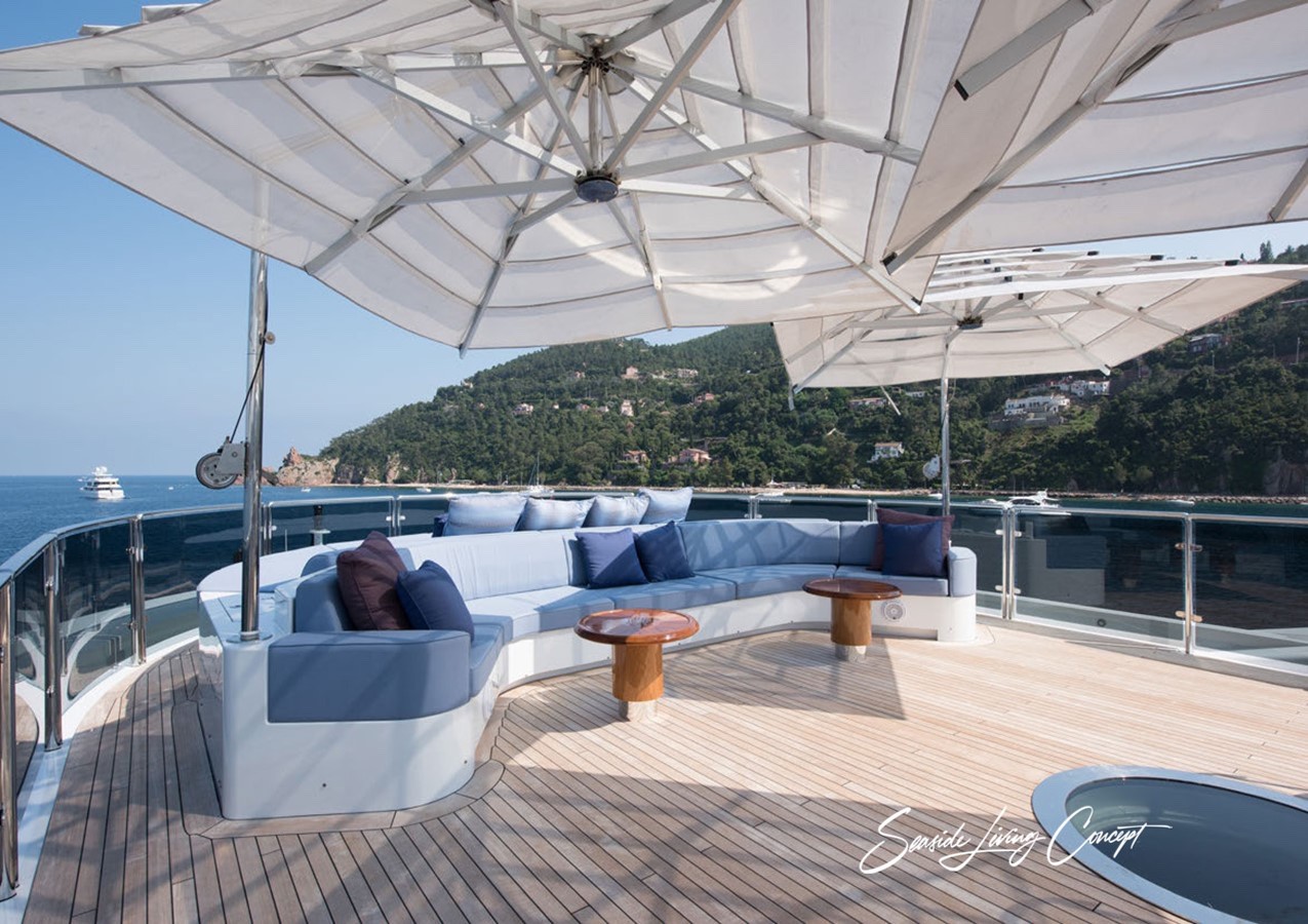 Lady_seasidelivingconcept_36