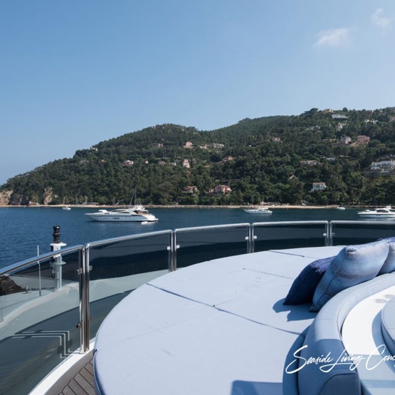 Lady_seasidelivingconcept_37