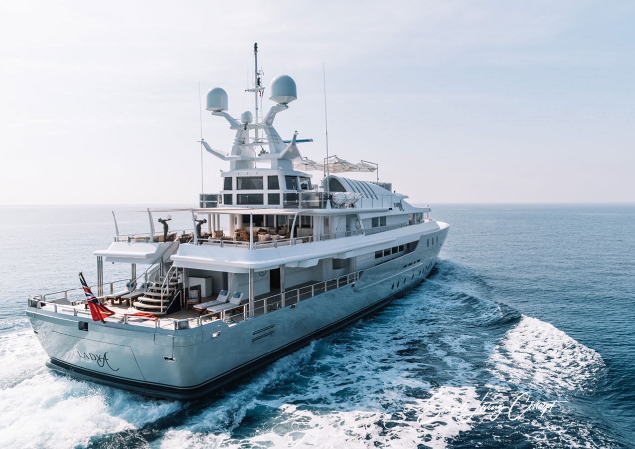 Lady_seasidelivingconcept_38