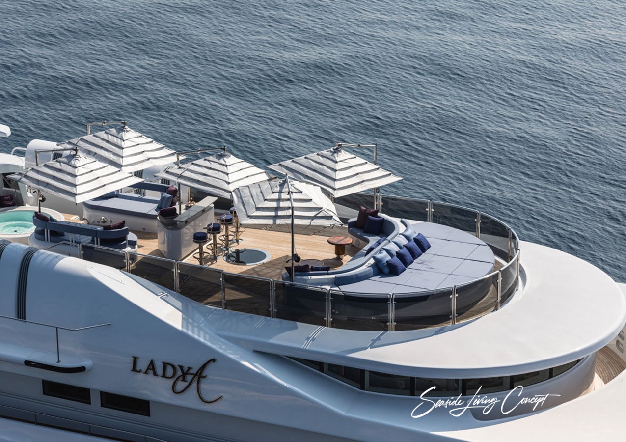 Lady_seasidelivingconcept_39