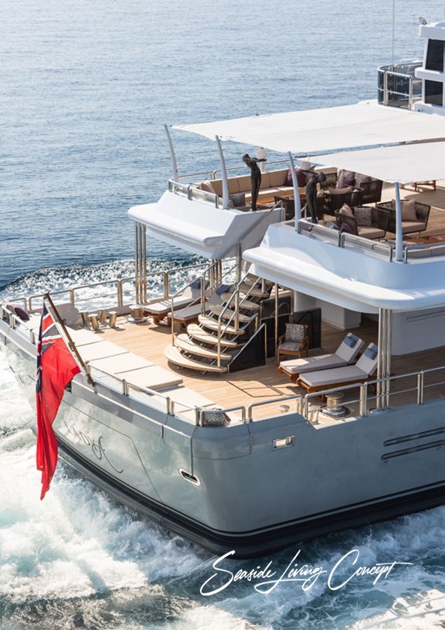 Lady_seasidelivingconcept_40