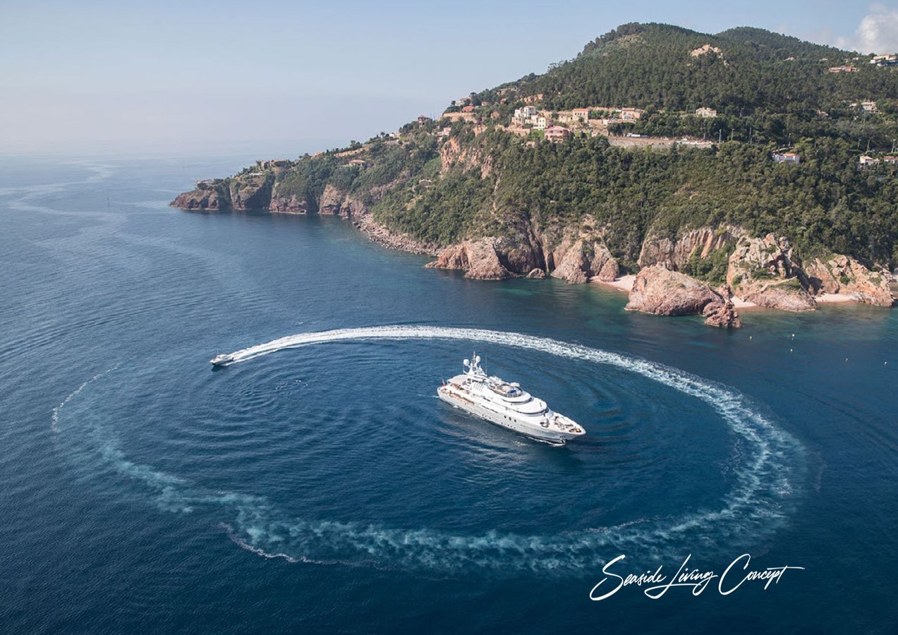 Lady_seasidelivingconcept_46