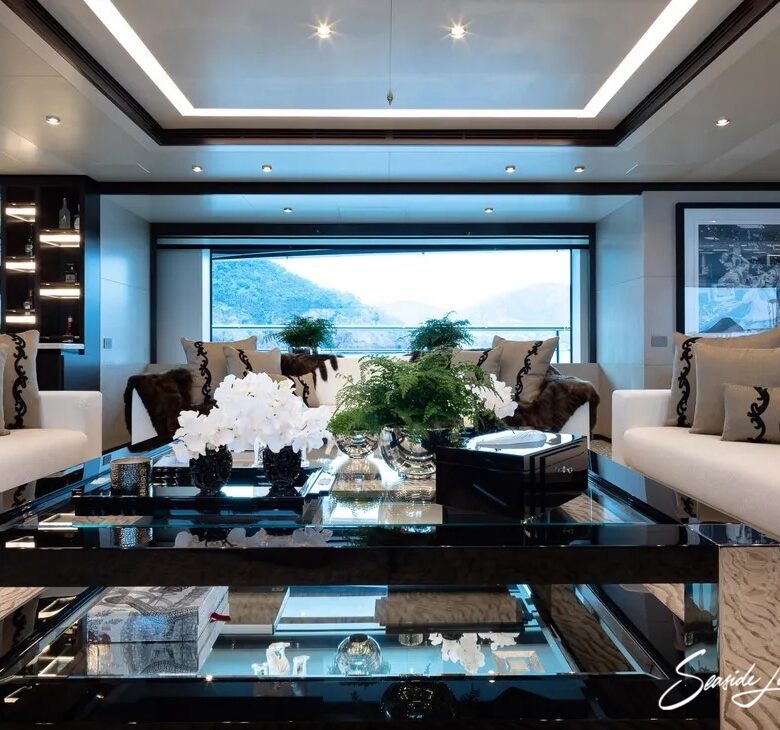 Motor Yacht TRIUMPH salon