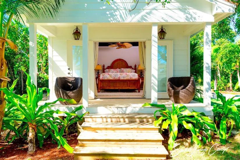 Crown_Pigeon_Island_Bahamas_IBAHA 2402_seasidelivingconcept_30