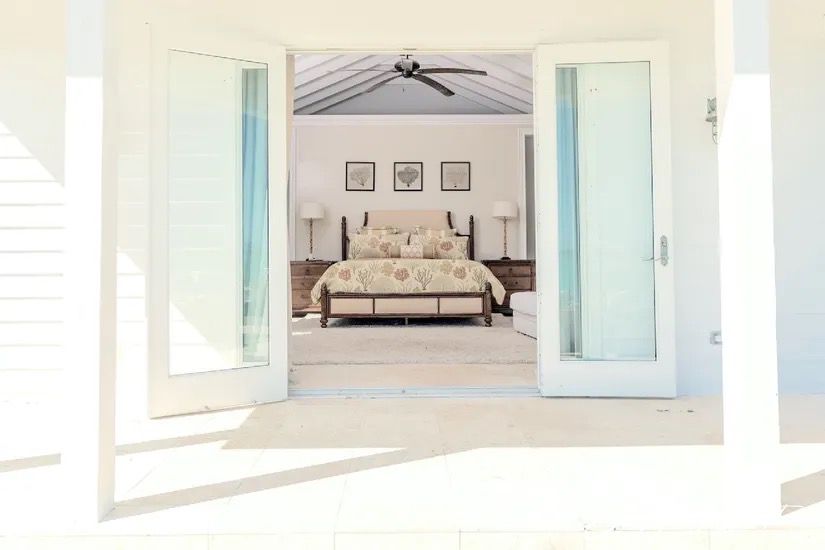 Crown_Pigeon_Island_Bahamas_IBAHA 2402_seasidelivingconcept_35