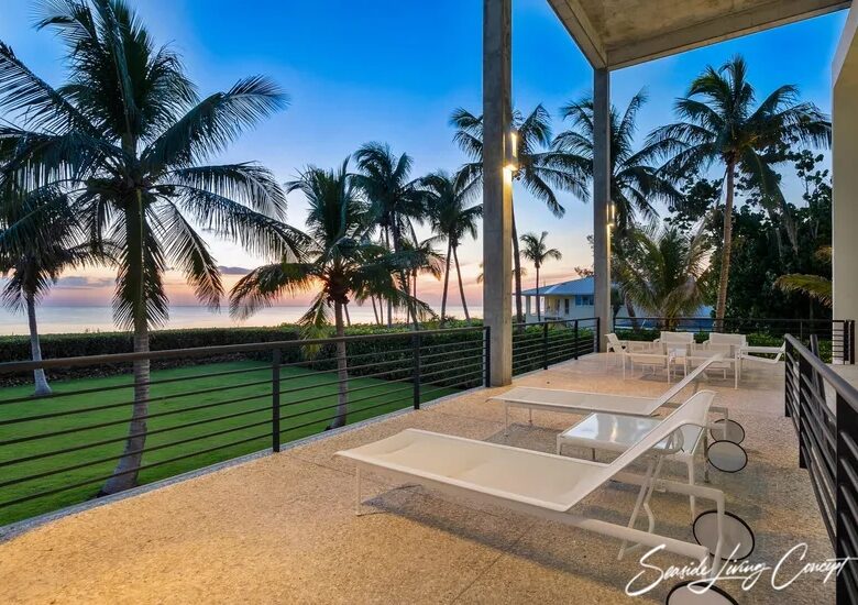 Luxury_Villa_in_Sarasota_IUSFL_2409_seasidelivingconcept_2